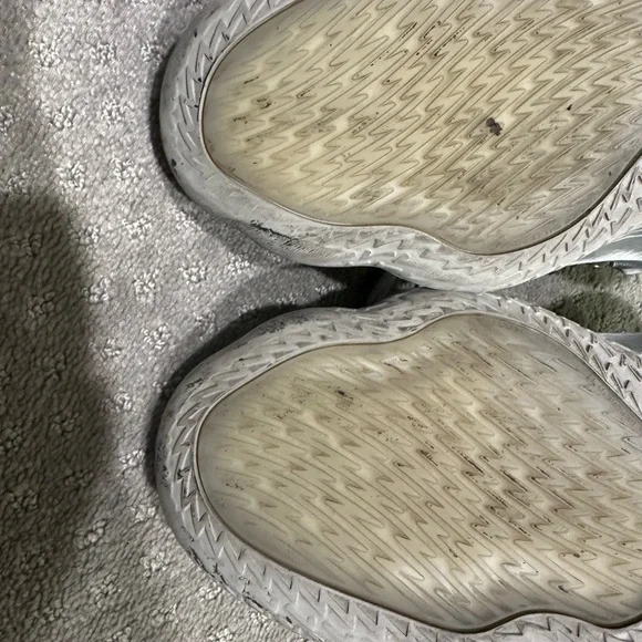 Adidas Dane 7 silver metallic basketball shoes - Picture 9 of 12